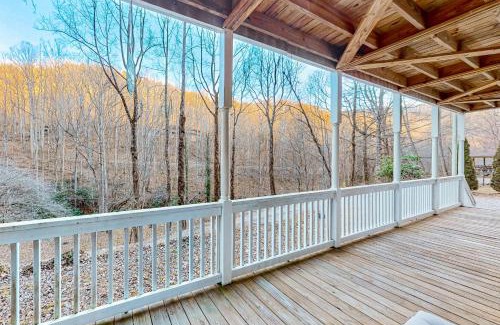 Sylva Hotel | Peaceful Mountain Oasis