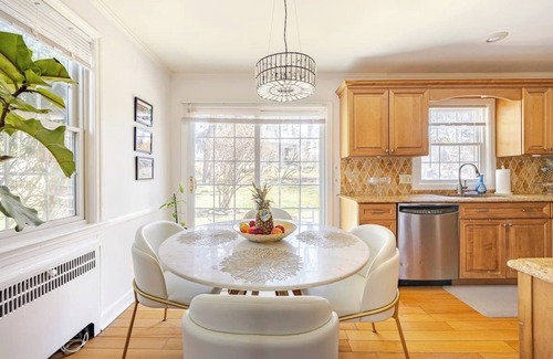 Heathcote Casa | Peaceful Palette: 35 mins to NYC