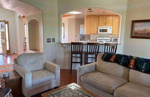 Elgin Casa | Peaceful SW-style ranch home in wine country
