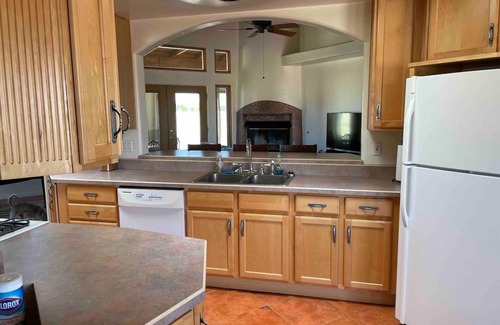 Elgin Casa | Peaceful SW-style ranch home in wine country