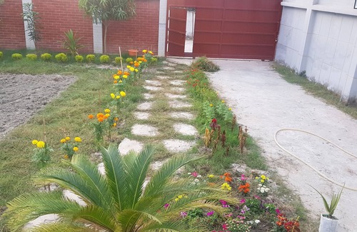 Dhaka Division Villa | Peaceful Villa with 3 rooms, a pool & green yard, 15 min from Airport