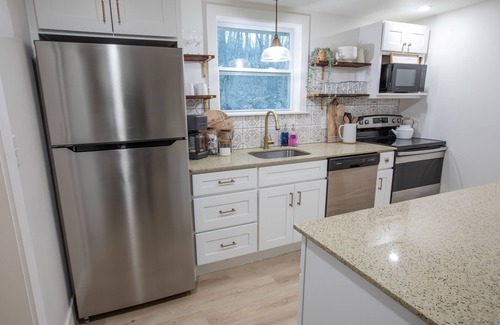 Barto Casa | Peaceful Wooded Getaway