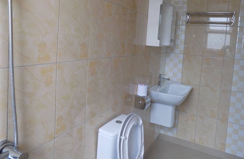 Bushenyi Hotel | Peak Resort Hotel