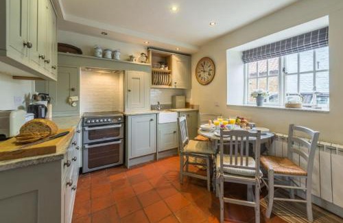 Holme Casa | Pear Tree Cottage 2