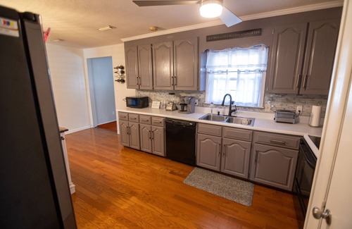 Ozark Casa | Pearl's Cove - 3 mins from Hwy 231 and 15 mins from Ft Rucker AL