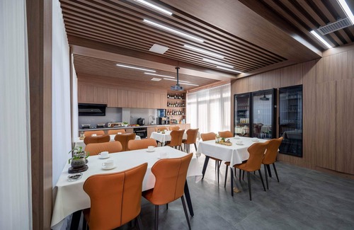 Xicheng Casa | Peking traditional quadrangle Hotel located in ancient Hutong （downtown）