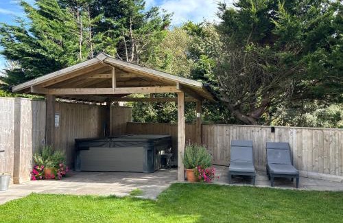 Pembroke Casa | Pembrokeshire Near Beach With A Hot Tub