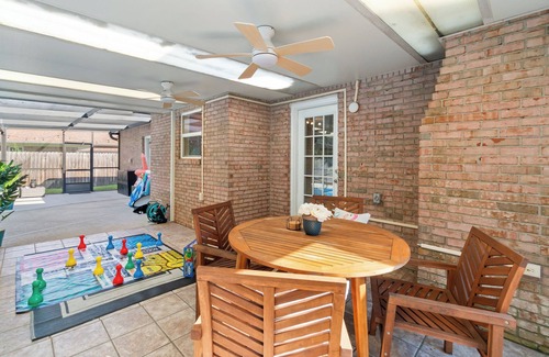 West Pensacola Casa | Pensacola Poolside Family Retreat w/ Hot Tub & Game Room