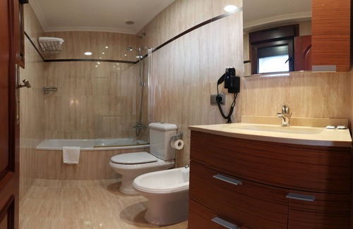 Noalla Casa | Pensión Residencia A Cruzán - Adults Only