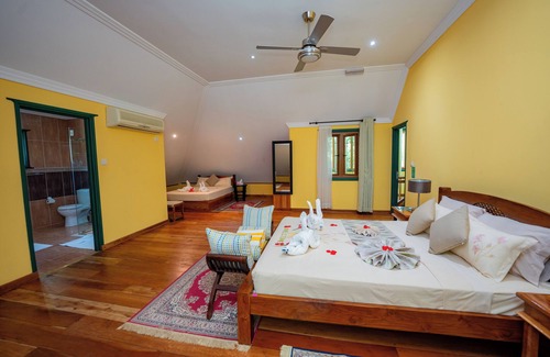 La Digue Hotel | Pension Michel - Villa Roche Bois
