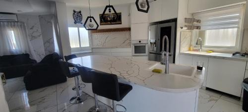 Ramat Gan Apartamento | Penthouse in Ramat Gan Next to Sheba Hospital