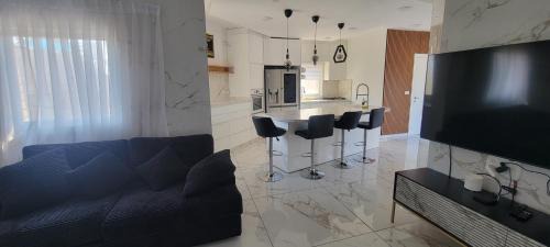Ramat Gan Apartamento | Penthouse in Ramat Gan Next to Sheba Hospital