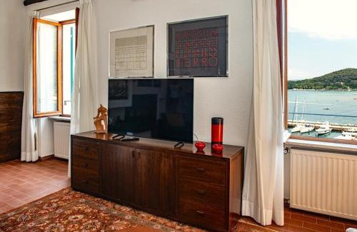 Portovenere Apartamento | Penthouse with a Dream Sea View in Portovenere