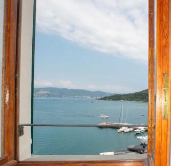 Portovenere Apartamento | Penthouse with a Dream Sea View in Portovenere