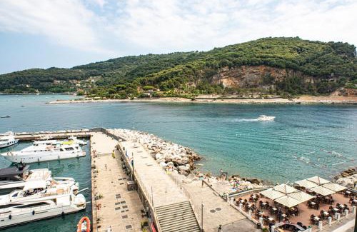 Portovenere Apartamento | Penthouse with a Dream Sea View in Portovenere