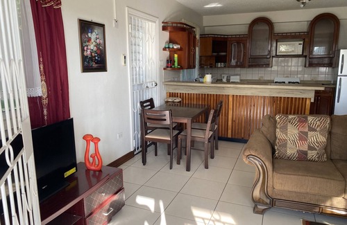 Frigate Bay Apartamento | Perfect 1-bedroom unit with outdoor pool