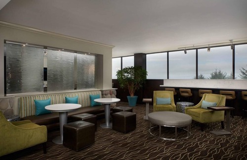 Newport Hotel | Perfect Beach Escape! Hillside View Room | Free Parking & Indoor Pool