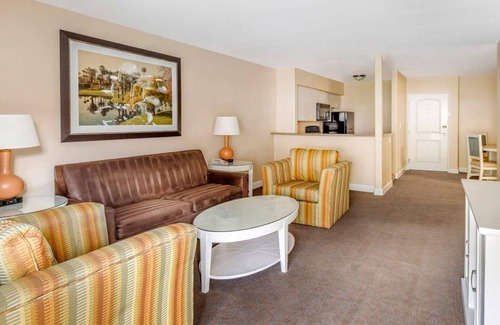 Canyon Corridor Complejo | Perfect Blend of Relaxation and Adventure at Palm Canyon Resort by Hilton- 1 Bd.