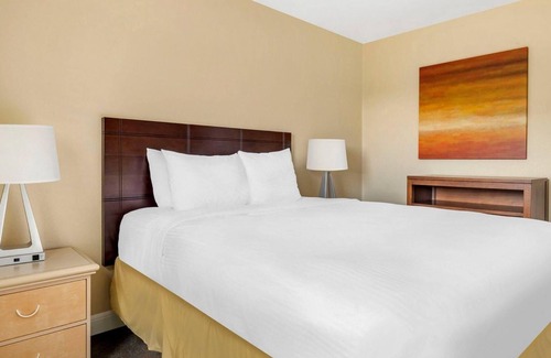 Canyon Corridor Complejo | Perfect Blend of Relaxation and Adventure at Palm Canyon Resort by Hilton- 1 Bd.