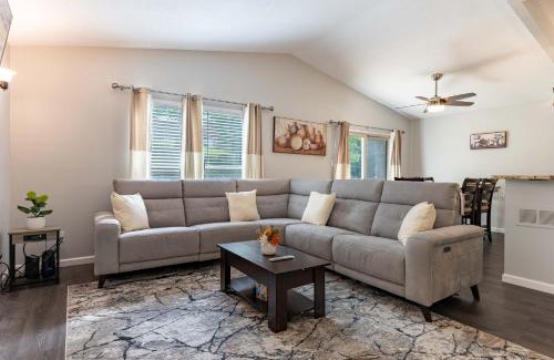 Ballwin Casa | Perfect Getaway 3BR 3BA Home Close to Parks and Shopping