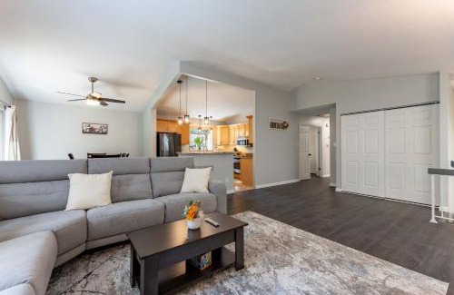 Ballwin Casa | Perfect Getaway 3BR 3BA Home Close to Parks and Shopping