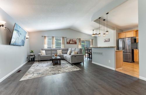 Ballwin Casa | Perfect Getaway 3BR 3BA Home Close to Parks and Shopping