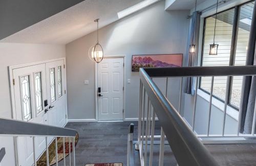 Ballwin Casa | Perfect Getaway 3BR 3BA Home Close to Parks and Shopping