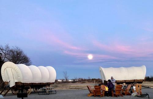 South Oklahoma City Casa | Perfect Glamping Vacations in this Rustic Conestoga Covered Wagon Rental in Oklahoma