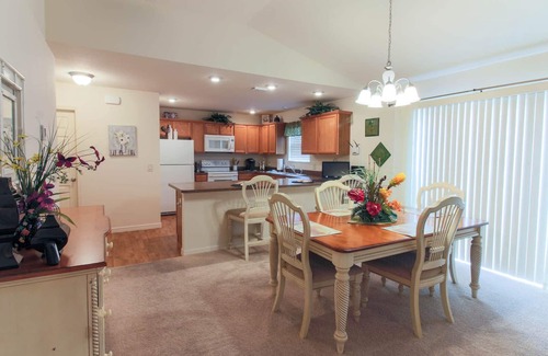 The Villages Villa | BUENA UBICACIÓN. ENTRE MARRÓN Y LAGO DE VERANO. CARRO DE GOLF DE GAS INCLUIDO.