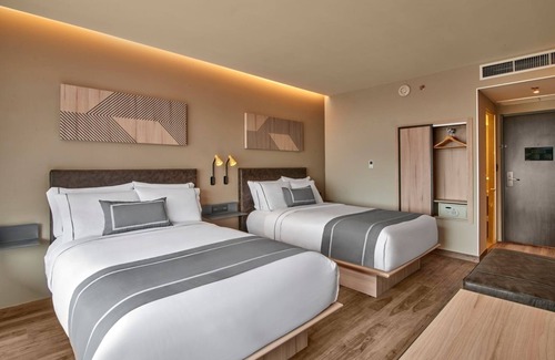 Marina Mazatlán Hotel | Perfect Location – Modern Room Near Local Attractions