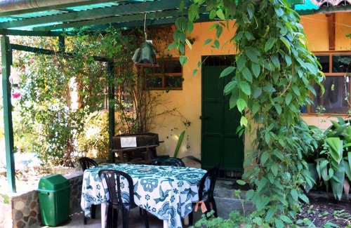 Panajachel Cabaña | Cabaña de jardín en Secure Compound en el borde del centro de la ciudad