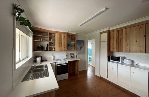 Castle Hill Casa | Perfectly located house with a big backyard