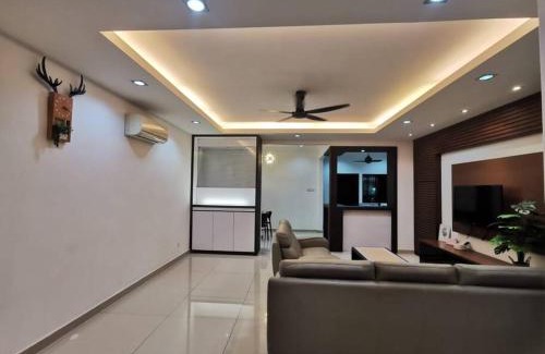 Bandar Baru Permas Jaya Apartamento | Permas 14min to MidValley 10pax WiFi TV Box 4BRoom