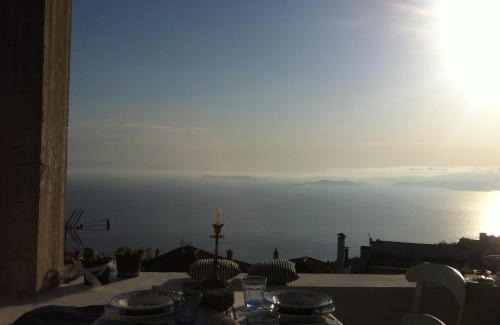 Glossa Casa | Persefonis view house