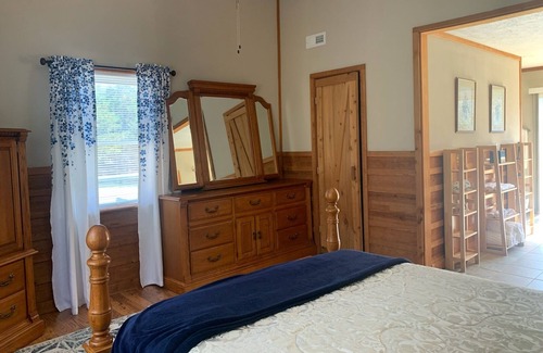 Gowensville Otro | Persimmon Farm