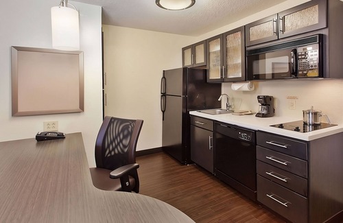 Mount Laurel Hotel | Pet-friendly Lodging Near South Jersey Regional Airport! FREE Parking, Kitchen!