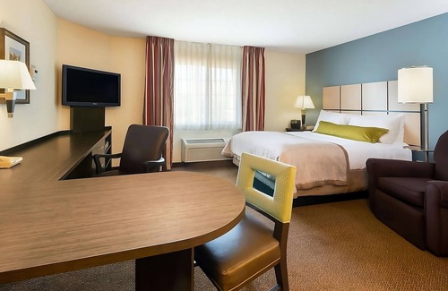 Mount Laurel Hotel | Pet-friendly Lodging Near South Jersey Regional Airport! FREE Parking, Kitchen!