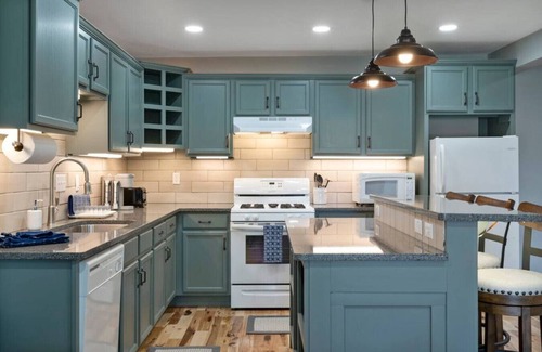 Whitewater Apartamento | Pet-Friendly 2 Bedroom Unit Near Kettle Moraine, UWW Campus, and Starin Park!