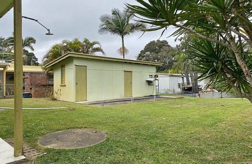 Amity Point Casa | Pet Friendly Bungalow in quiet Street