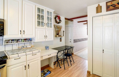 Lake Almanor West Cabina | Pet-Friendly California Cabin w/ Beach Access