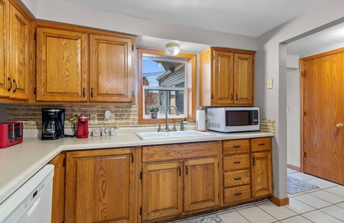 Menasha Casa | **Pet Friendly-Fenced In Yard** Centrally located in Fox Crossings / Menasha