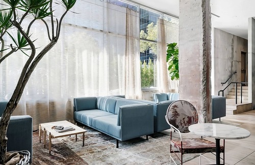 Wilshire Center Hotel | Pet-Friendly Fun, Relax in the Heart of LA, Hollywood Hills View, Pool!