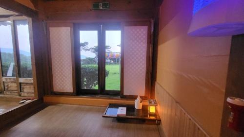 Goheung Cabina | Pet Friendly Hanok Temple Stay