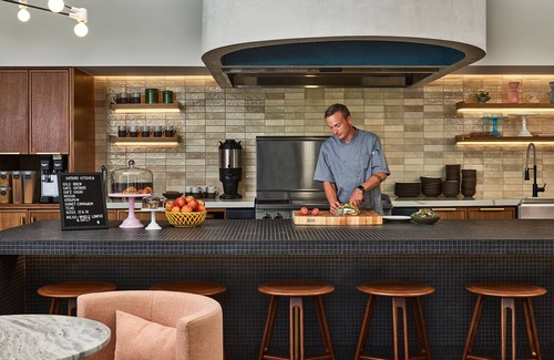 Cole Apartamento | Pet Friendly + Junior Studio | Rooftop Views & Bar