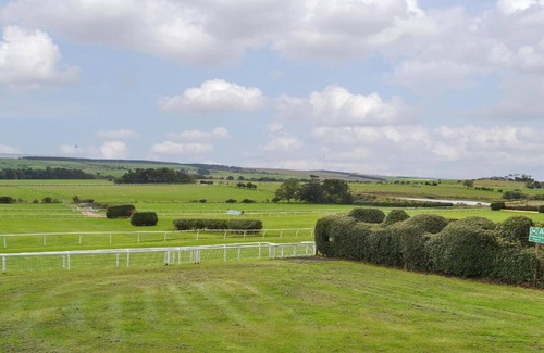 Langley-on-Tyne Chalet De Esquí | Cabaña junto al lago que admite mascotas.