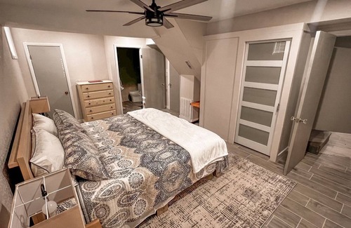 Ferndale Cabina | Pet friendly, large family A frame lodge on 3 secluded acres minutes to I430