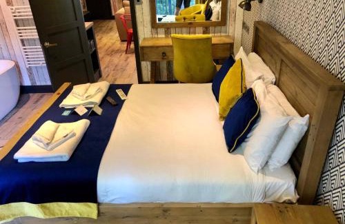 New Forest District Casa | Pet Friendly Lodge - Sleeps6 - Long Stay Discount