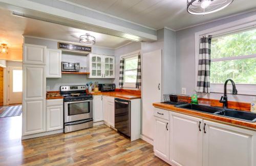 Murphy Casa | Pet-Friendly Murphy Home Grilling Deck and Fire Pit