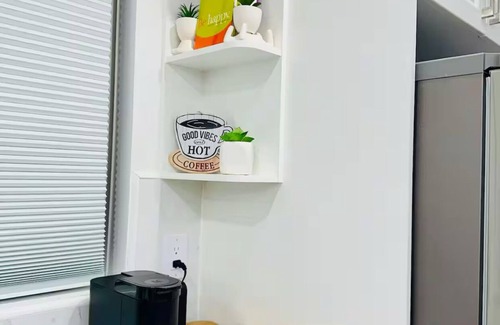 Pickering Apartamento | Pet friendly private backyard Garden studio