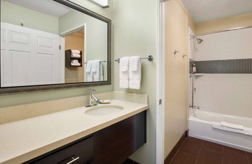 Carmel Mountain Ranch Hotel | Pet-Friendly Property w/ Outdoor Pool, Parking, Near San Diego Sights & Airport!